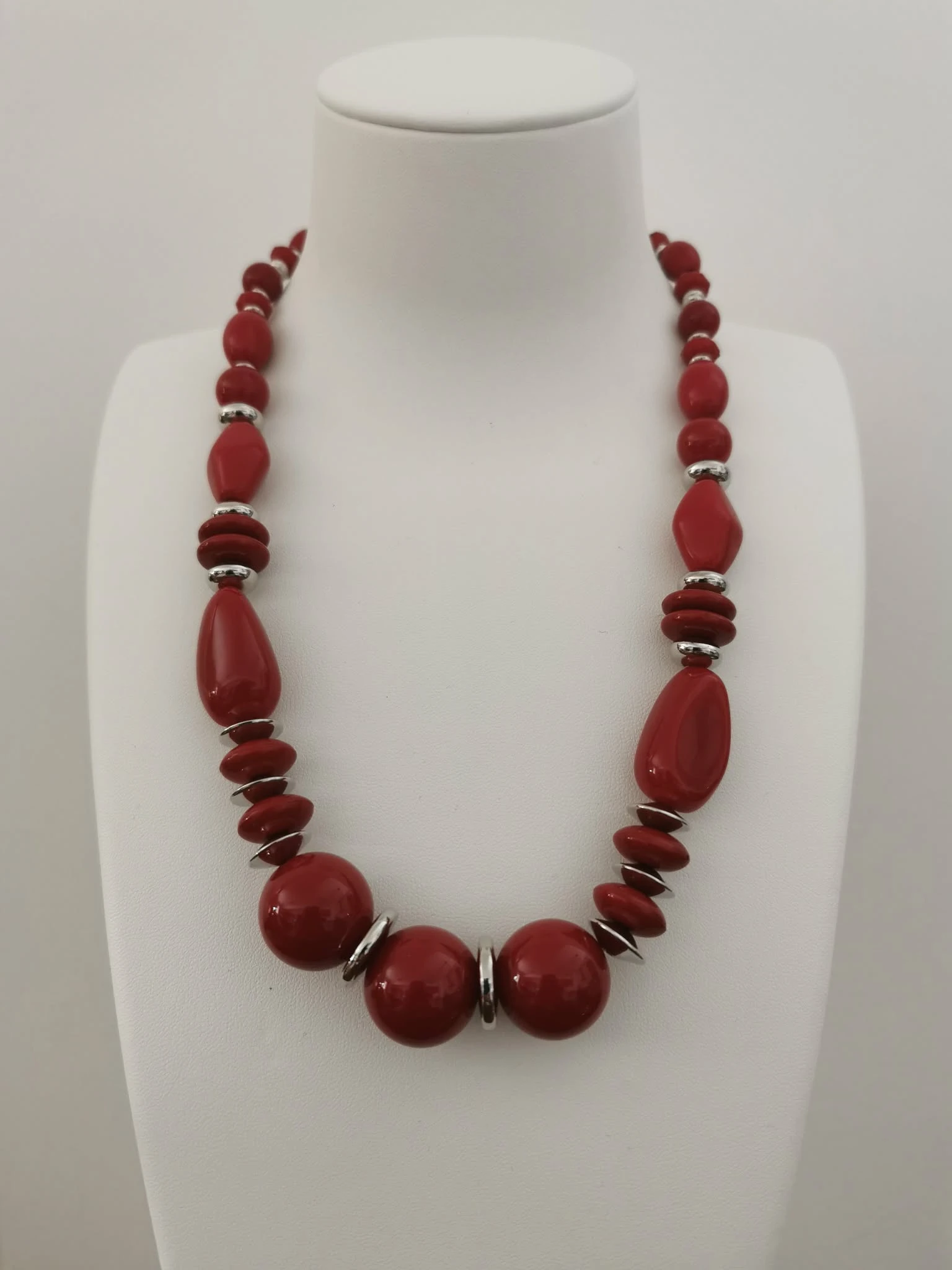 Collier de perles rouges fantaisie